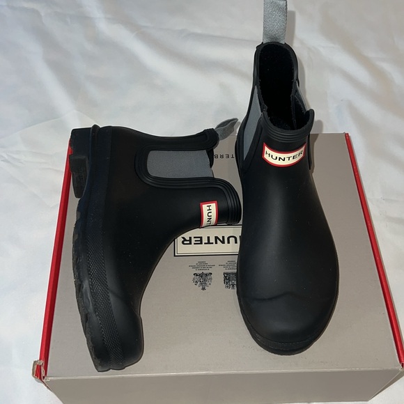Hunter Tundra Black Booties, Size 8. Waterproof. New in Box - Picture 2 of 10